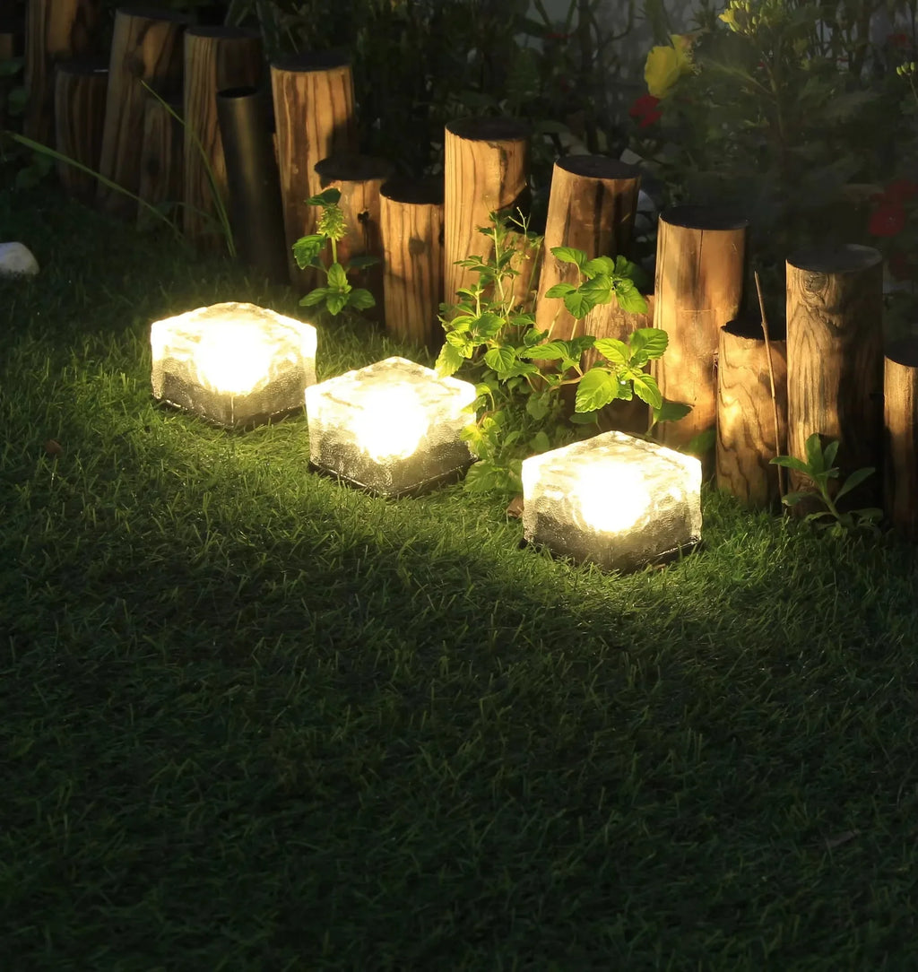 The Glacé Solar Glass Cube Garden Light