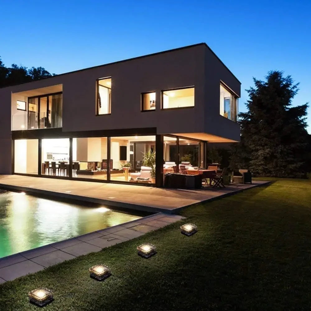 The Glacé Solar Glass Cube Garden Light